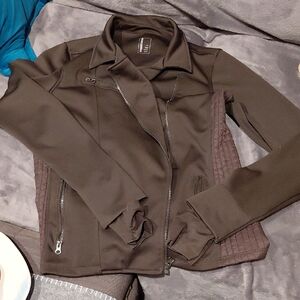Mondetta Women's large army green jacket